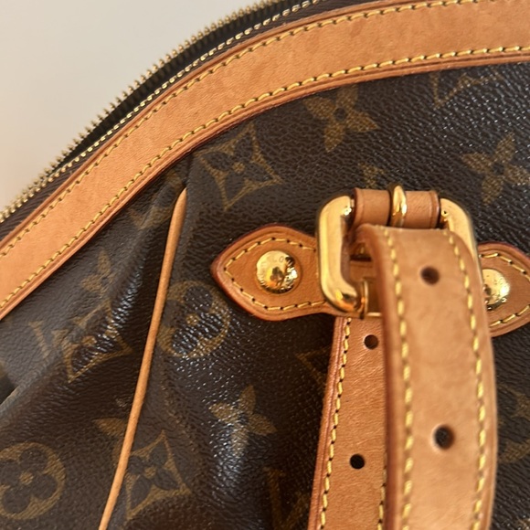 Louis Vuitton Monogram Canvas GM Tivoli Bag - Picture 4 of 16